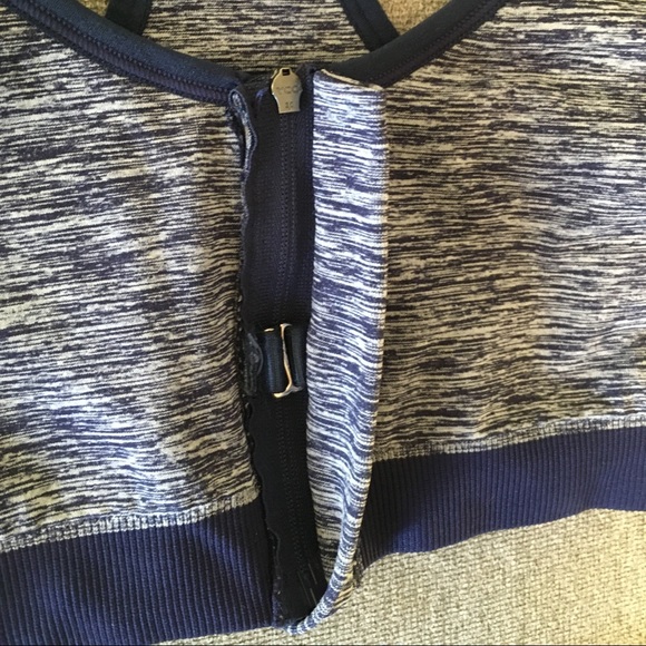 New Balance Zip-Front Sports Bra - Picture 4 of 5